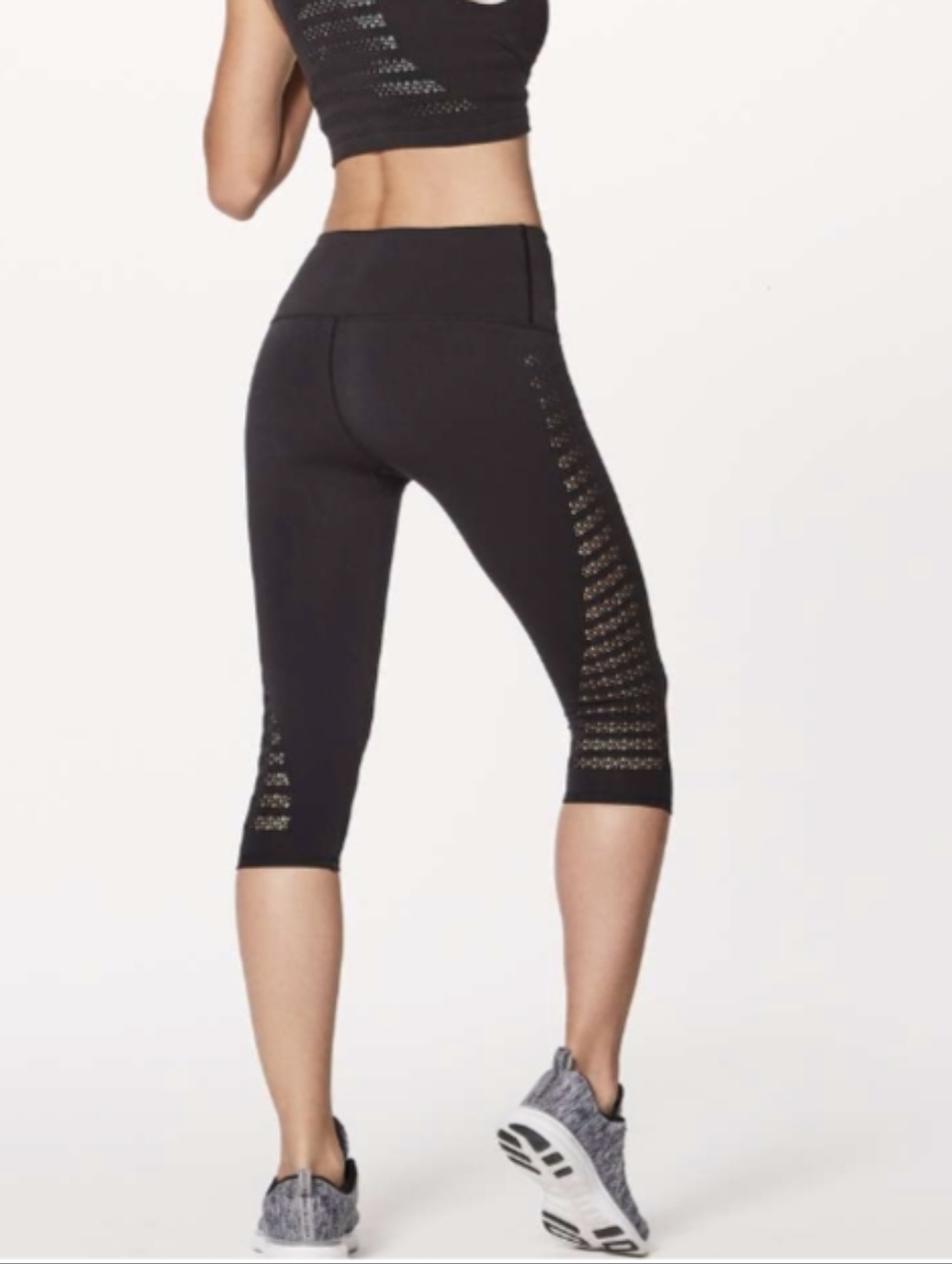 SZ 6 lululemon reveal crop stripes 17"